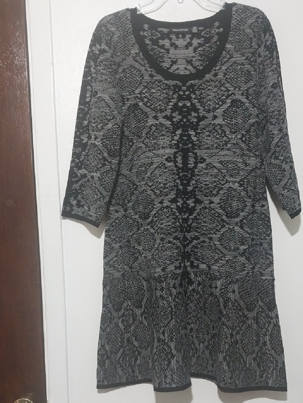 Nina Leonard Black & Gray Textured Scoop Neck Tunic - Picture 2 of 3